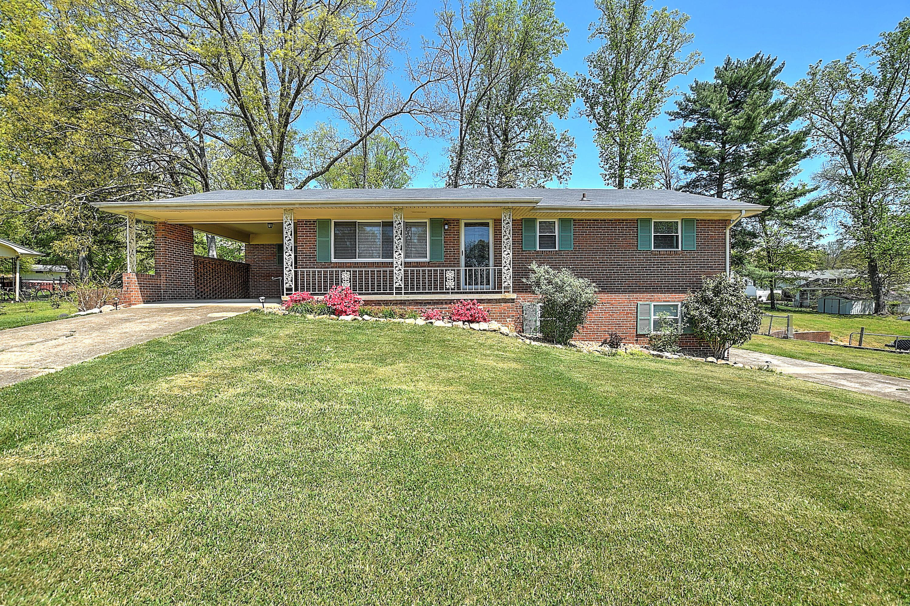 311 Hope Road Greeneville, TN 37745 - Photo 2 of 13 311 Hope Rd-2