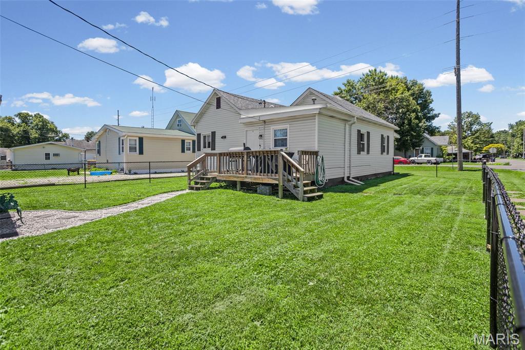 1001 South Macoupin Street Gillespie, IL 62033 - Photo 6 of 38