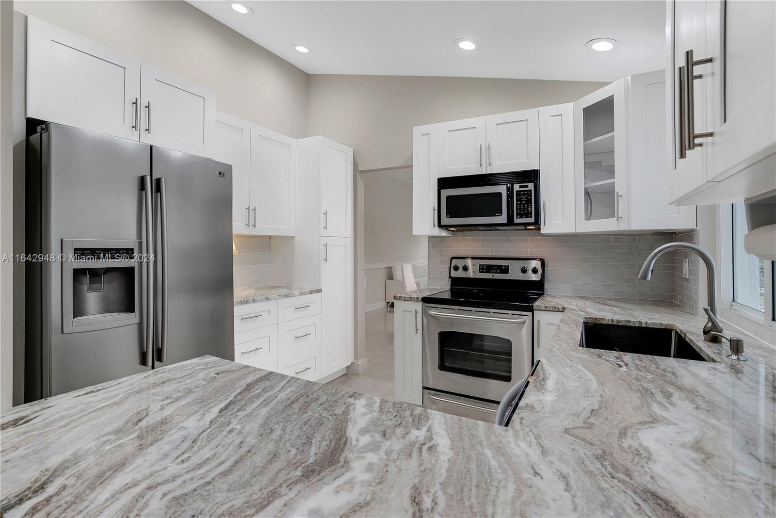 2597 Northwest 31st Street Boca Raton, FL 33434 - Photo 13 of 28