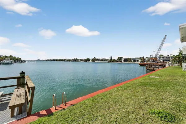 $2,300 | 8600 Byron Avenue, Unit 86009, Miami Beach, FL 33141