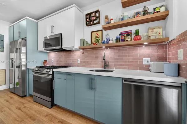 $2,300 | 8600 Byron Avenue, Unit 86009, Miami Beach, FL 33141