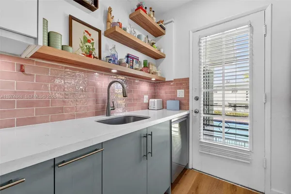 $2,300 | 8600 Byron Avenue, Unit 86009, Miami Beach, FL 33141
