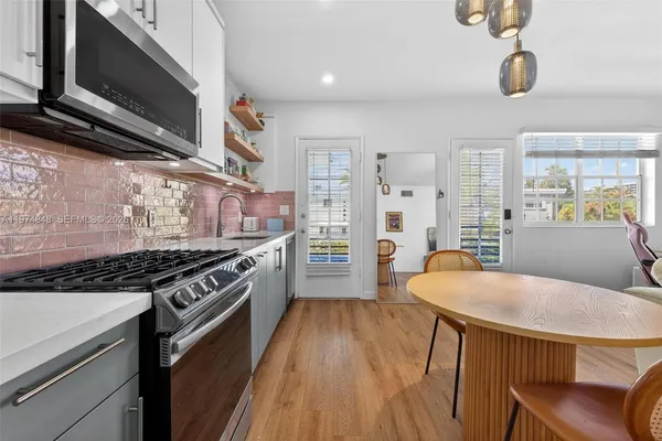 $2,300 | 8600 Byron Avenue, Unit 86009, Miami Beach, FL 33141