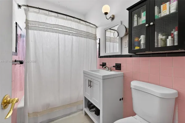 $2,300 | 8600 Byron Avenue, Unit 86009, Miami Beach, FL 33141