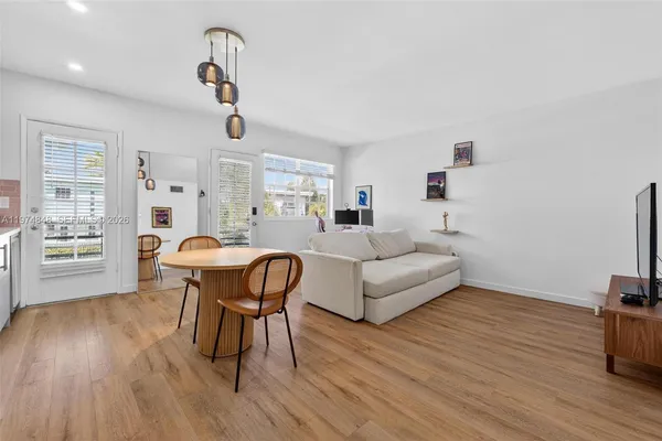 $2,300 | 8600 Byron Avenue, Unit 86009, Miami Beach, FL 33141