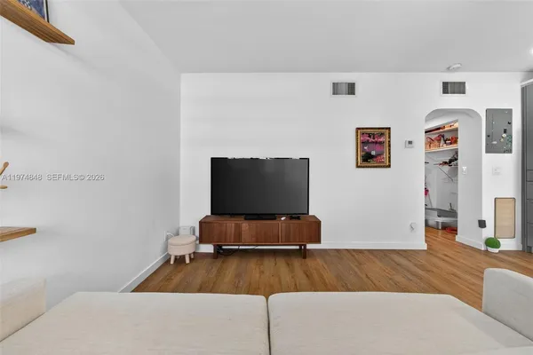 $2,300 | 8600 Byron Avenue, Unit 86009, Miami Beach, FL 33141