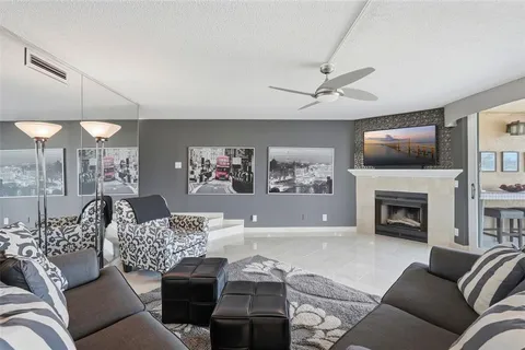 $750,000 | 1060 Pinellas Bayway South, Unit 204, Tierra Verde, FL 33715