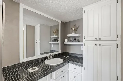 $750,000 | 1060 Pinellas Bayway South, Unit 204, Tierra Verde, FL 33715