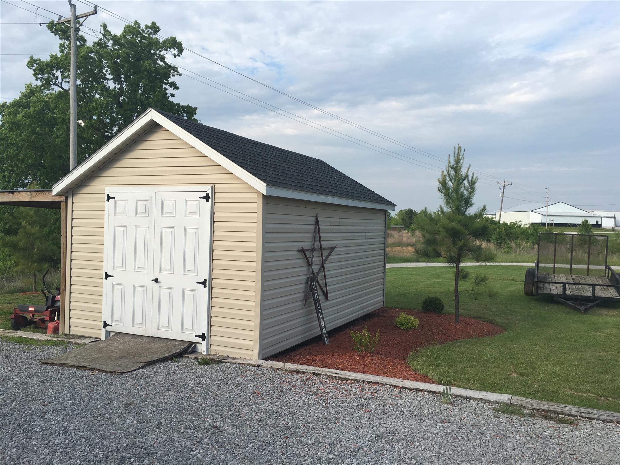 8811 Greenville Road Elkton, KY 42220 - Photo 26 of 29 storage building