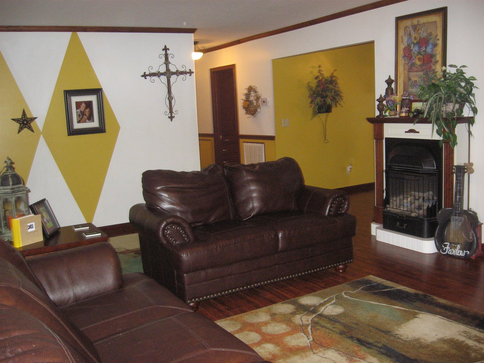 8811 Greenville Road Elkton, KY 42220 - Photo 5 of 29 living room