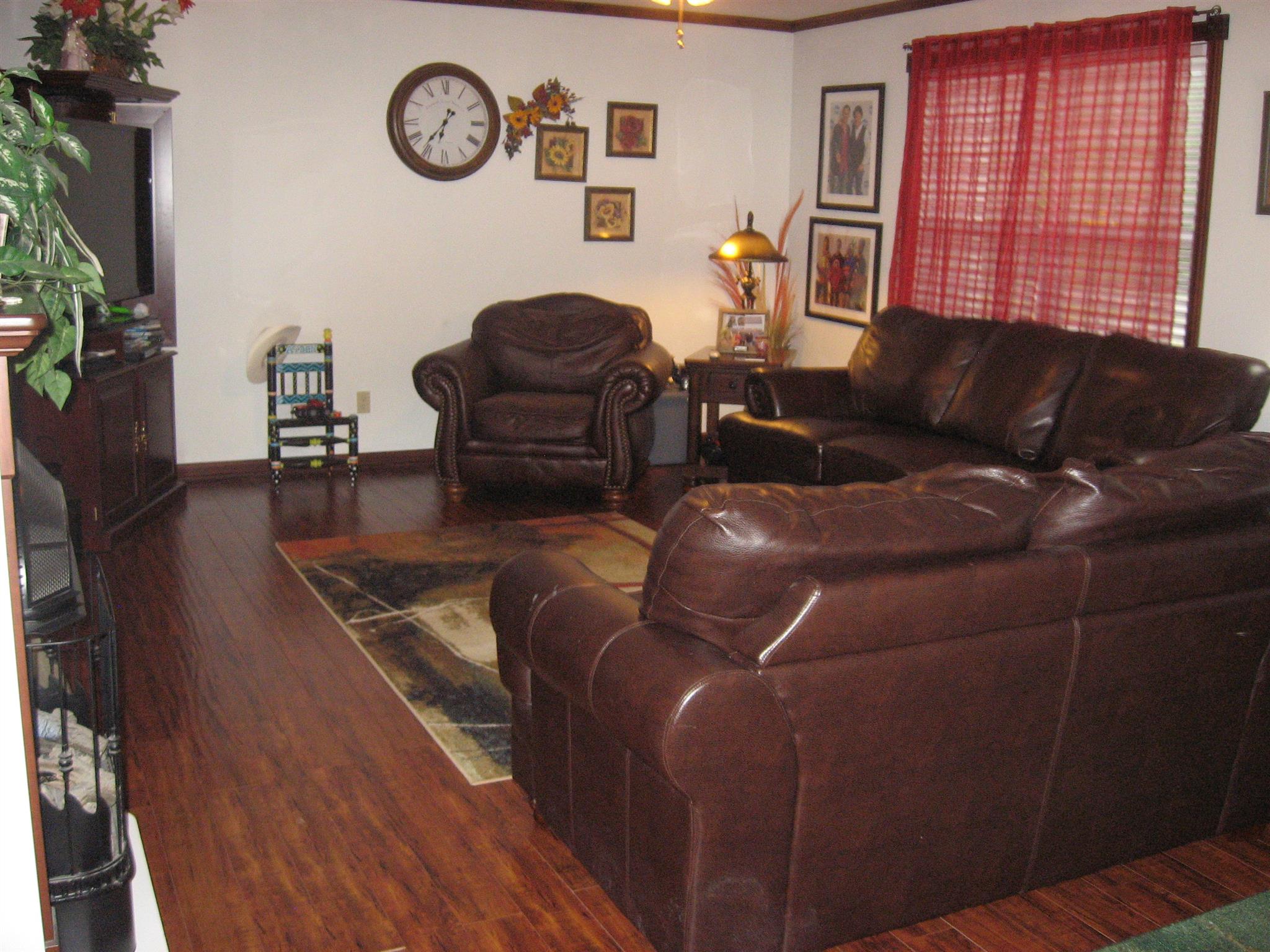 8811 Greenville Road Elkton, KY 42220 - Photo 6 of 29 living room
