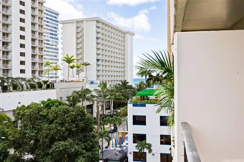 $1,138,000 | 2465 Kūhiō Avenue, Unit 710, Honolulu, HI 96815