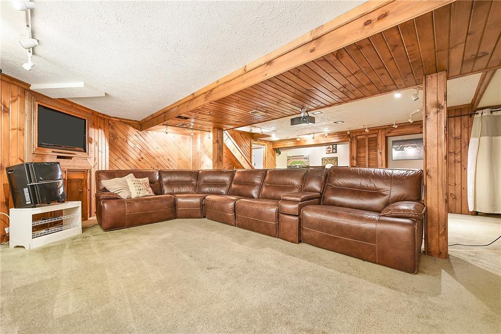 296 Shafer Road Coraopolis, PA 15108 - Photo 19 of 25 Gallery Image 19
