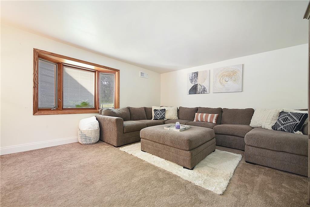296 Shafer Road Coraopolis, PA 15108 - Photo 3 of 25 Gallery Image 3