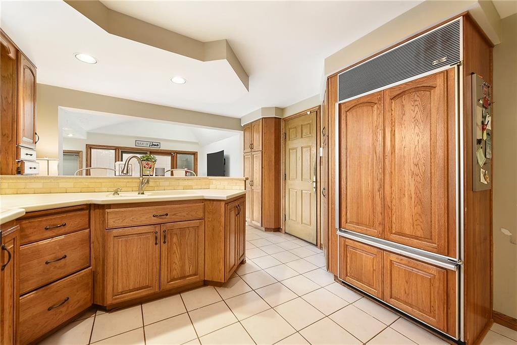 296 Shafer Road Coraopolis, PA 15108 - Photo 8 of 25 Gallery Image 8