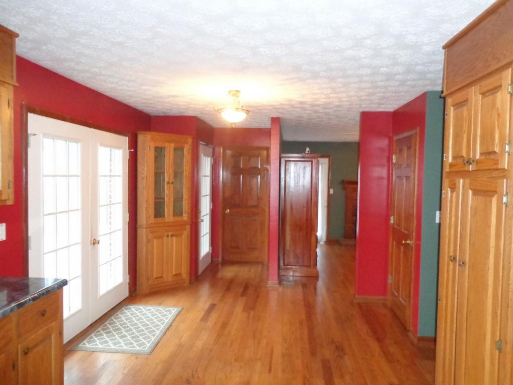 644 Hospital Road Mountain City, TN 37683 - Photo 18 of 35 Solid Wood Doors