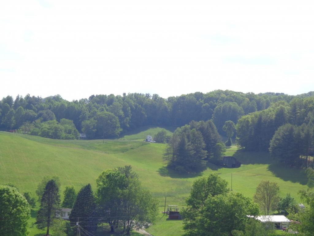 644 Hospital Road Mountain City, TN 37683 - Photo 8 of 35 Beautiful Mountain Views
