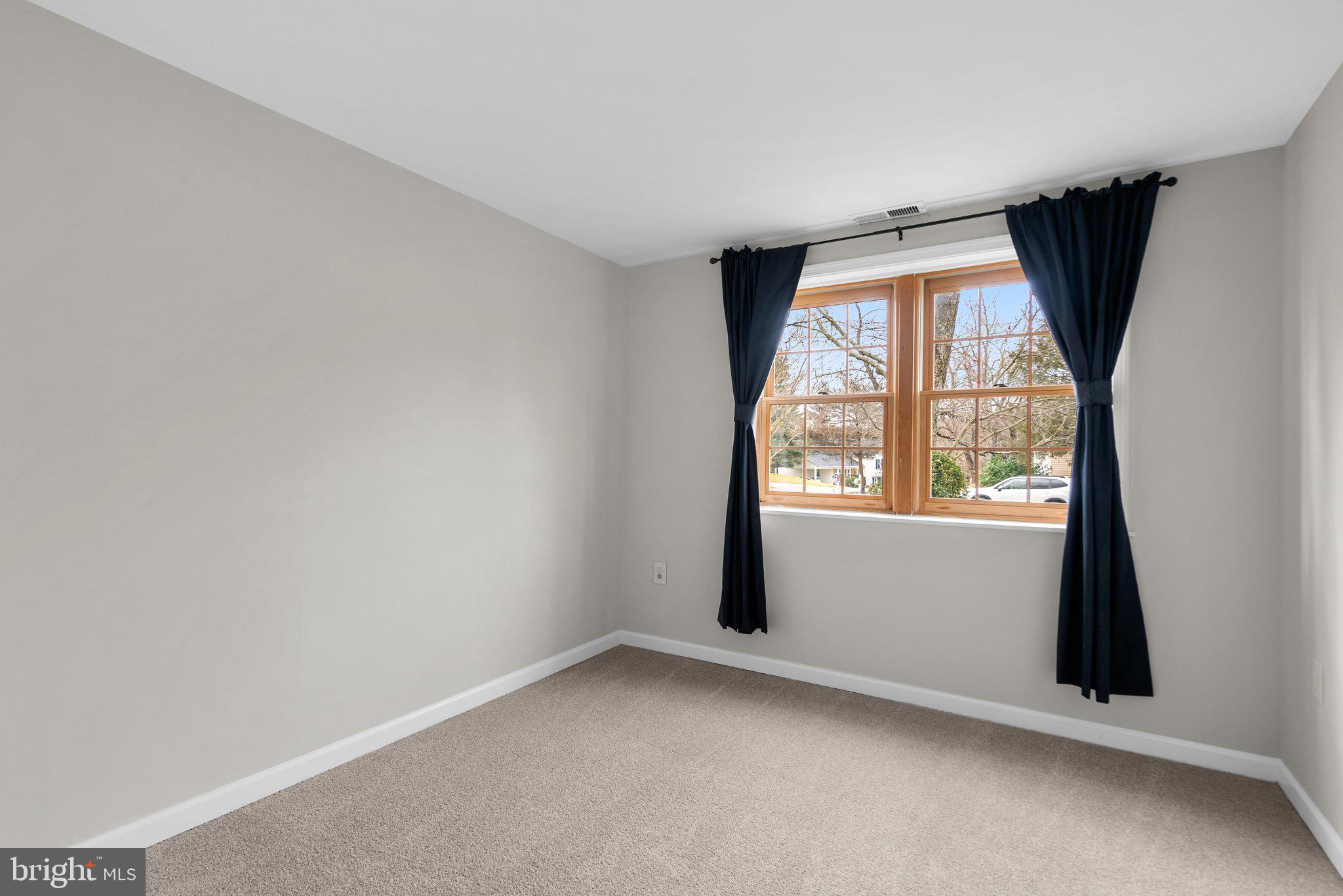 1513 Coat Ridge Road Herndon, VA 20170 - Photo 13 of 42 Gallery Image 13