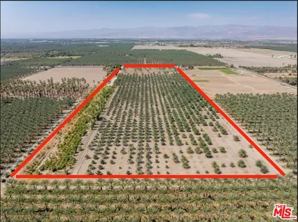 a view of an outdoor space with seating area