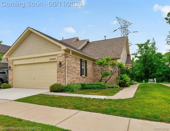 $269,900 | 25406 Willowbrook Court, Flat Rock, MI 48134