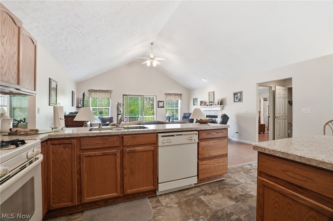 8047 Ravenna Road Painesville, OH 44077 - Photo 5 of 39