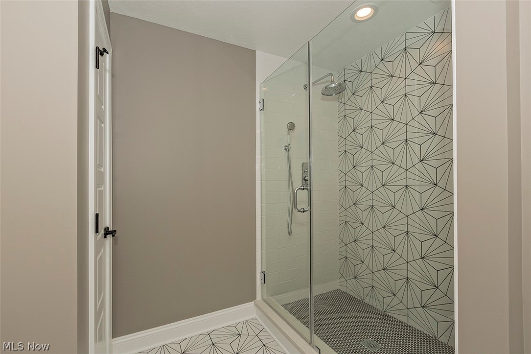 28449 South Woodland Road Cleveland, OH 44124 - Photo 31 of 34