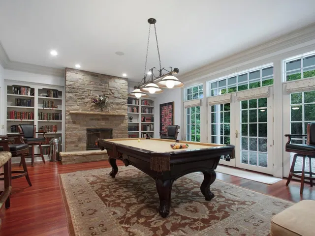 $2,395,000 | 1850 North Mulford Road, Rockford, IL 61107