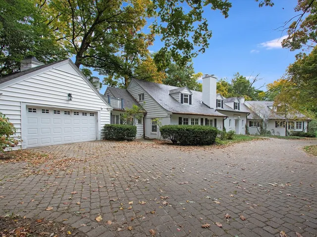 $2,395,000 | 1850 North Mulford Road, Rockford, IL 61107