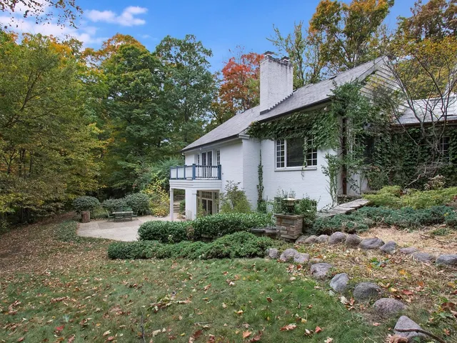 $2,395,000 | 1850 North Mulford Road, Rockford, IL 61107