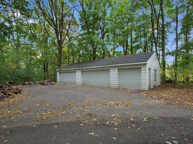 $2,395,000 | 1850 North Mulford Road, Rockford, IL 61107