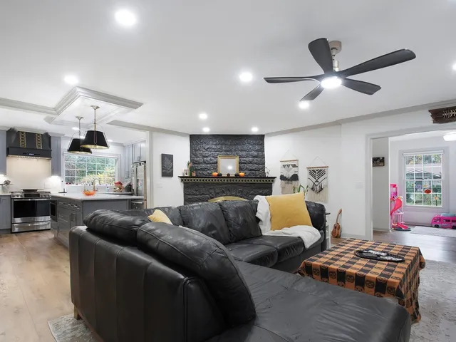 $2,395,000 | 1850 North Mulford Road, Rockford, IL 61107