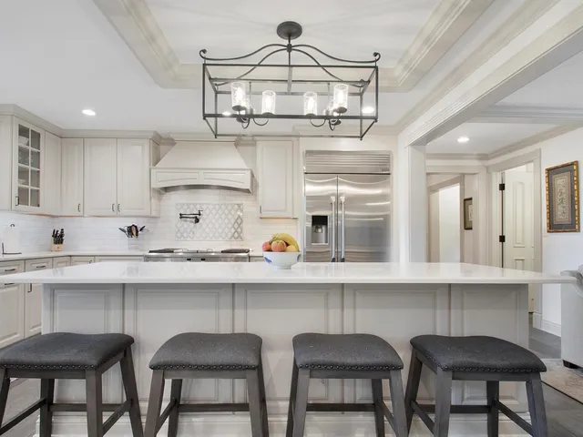 $2,395,000 | 1850 North Mulford Road, Rockford, IL 61107