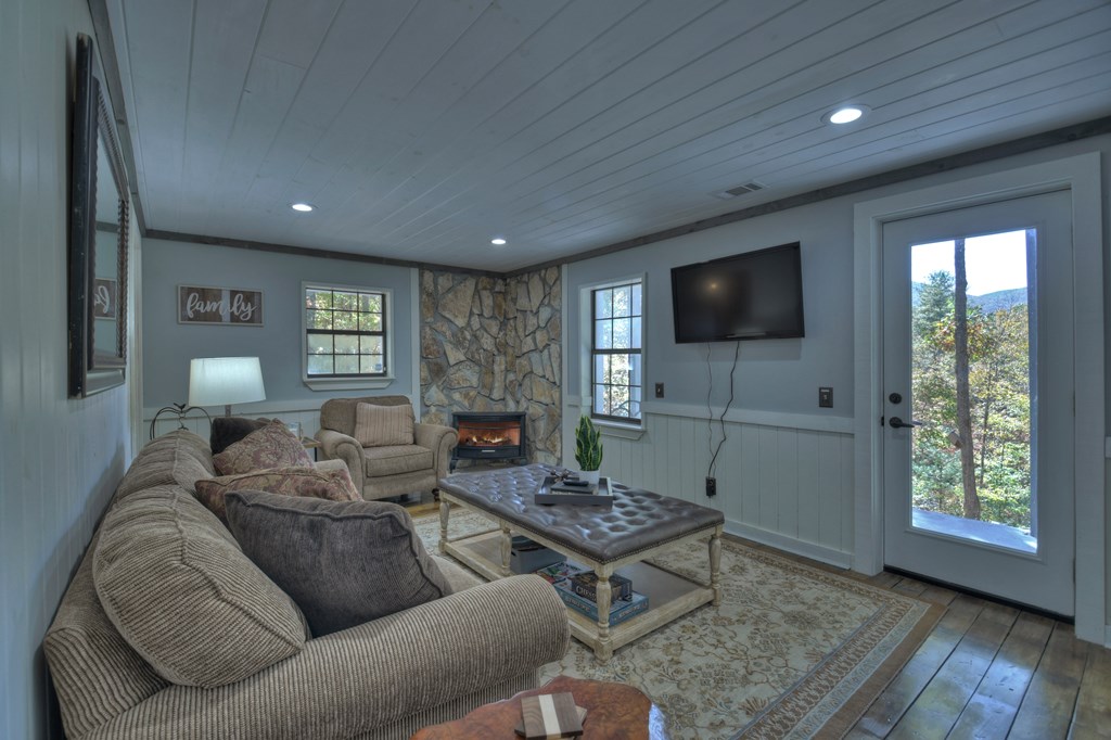 211 Little Creek Trail Blue Ridge, GA 30513 - Photo 13 of 73 Gallery Image 13