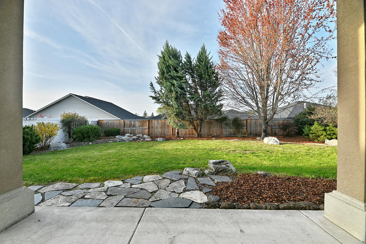 1013 Pumpkin Ridge Eagle Point, OR 97524 - Photo 29 of 36 DSC_0519
