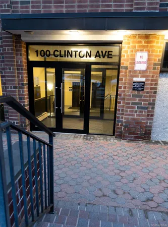 $439,000 | 100 Clinton Avenue, Unit 2E, Mineola, NY 11501