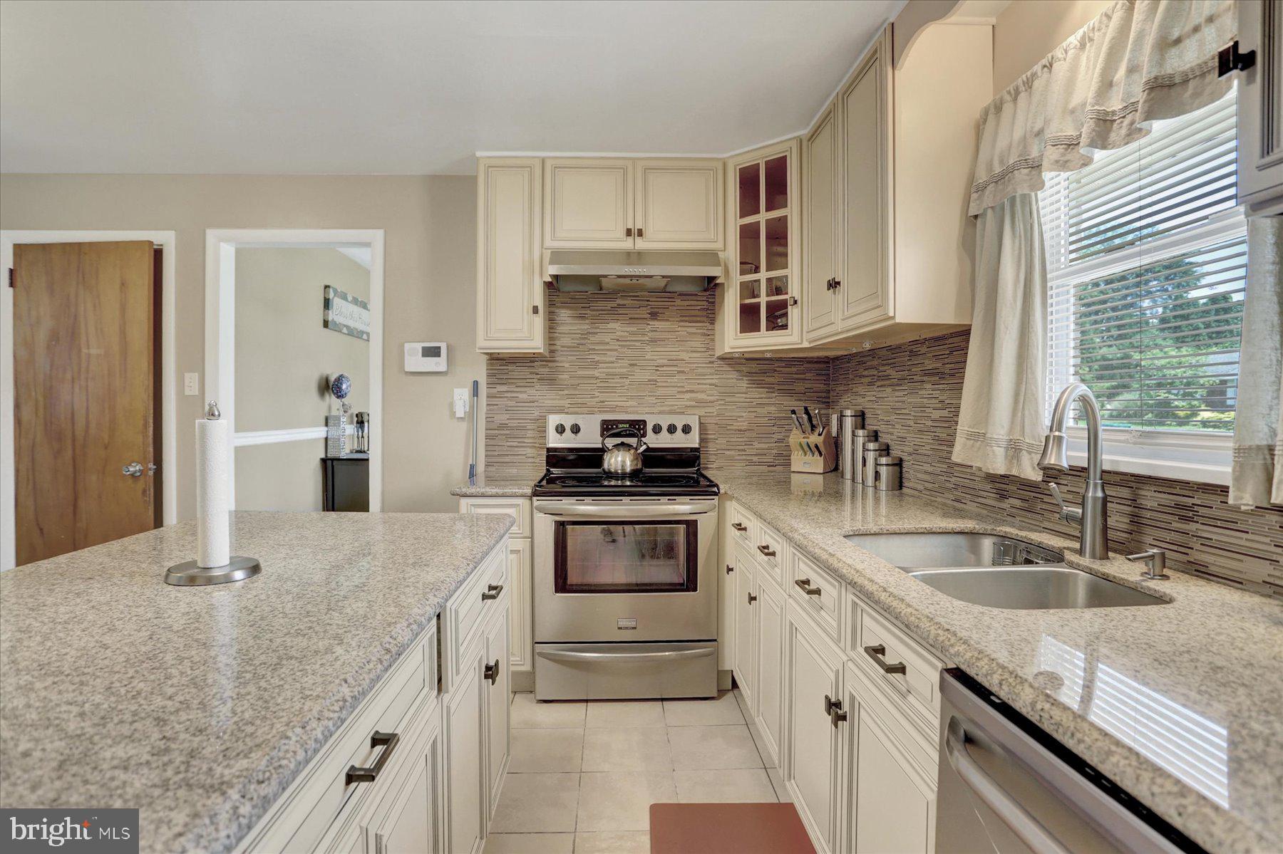 414 Susan Road Harrisburg, PA 17109 - Photo 8 of 43 Gallery Image 8