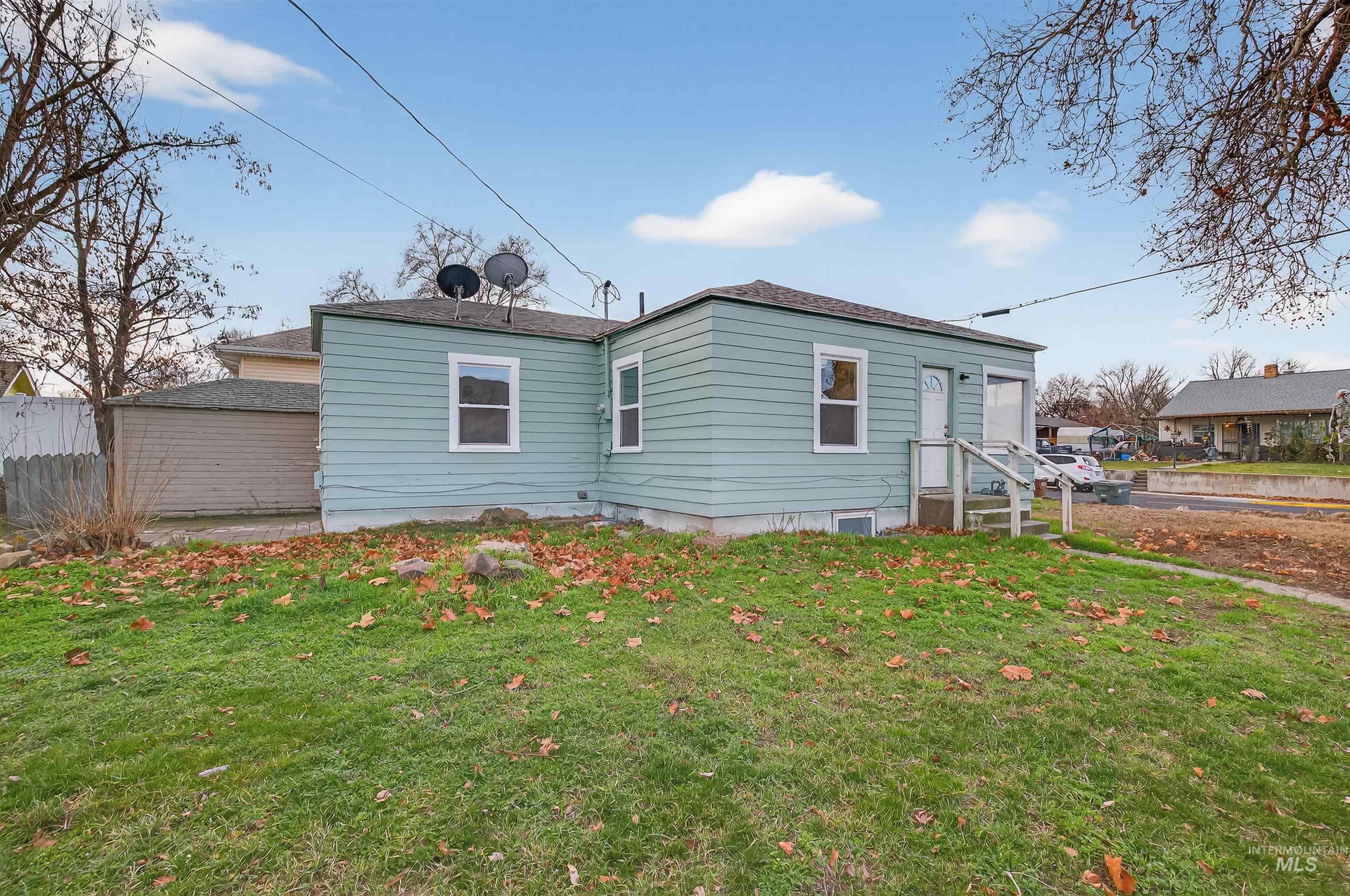 117 Sycamore Street Clarkston, WA 99403 - Photo 2 of 23