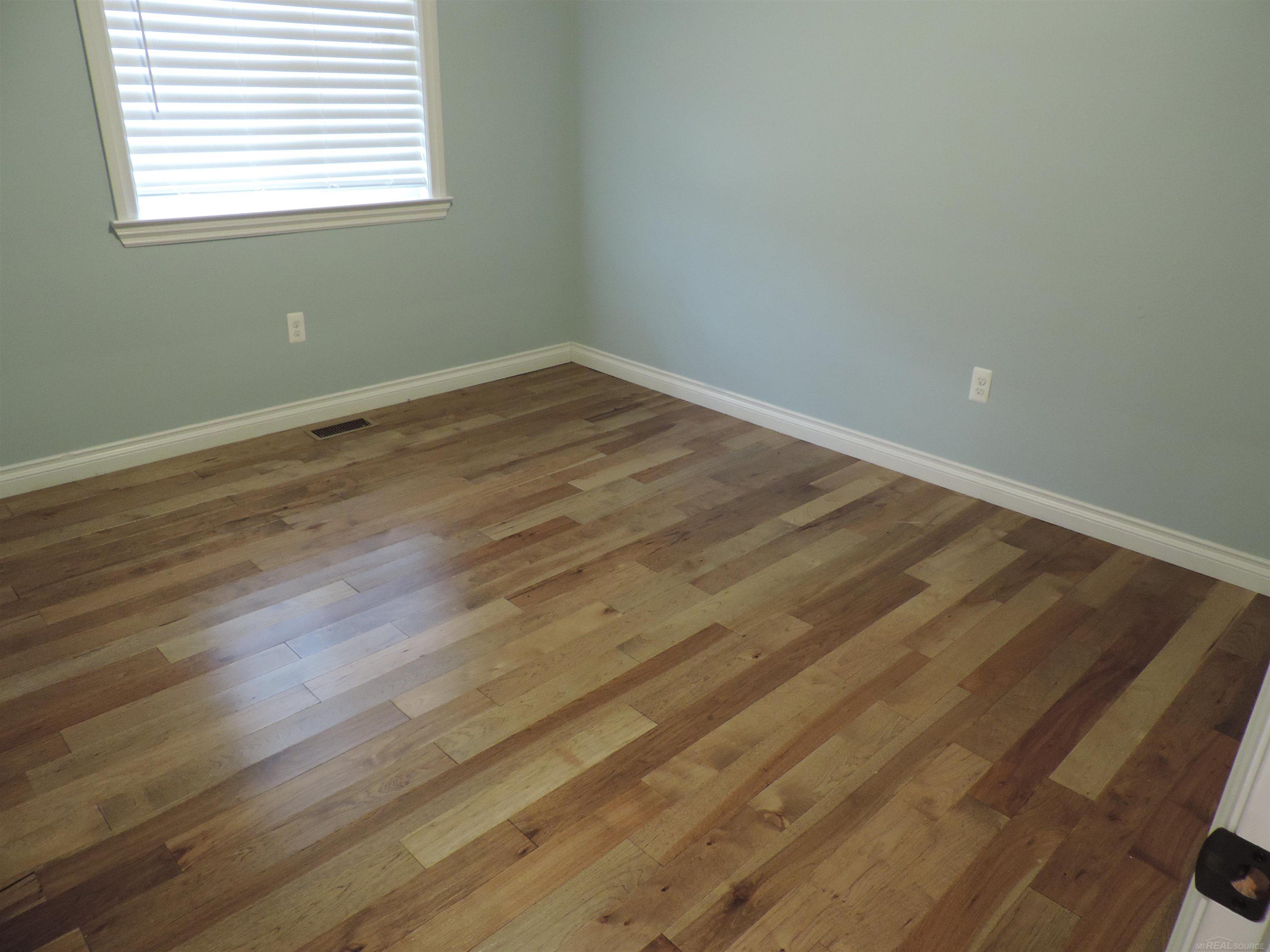 11036 Stephens Warren, MI 48089 - Photo 6 of 22