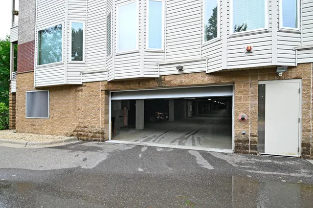 $259,900 | 9225 Medicine Lake Road, Unit 105B, Golden Valley, MN 55427