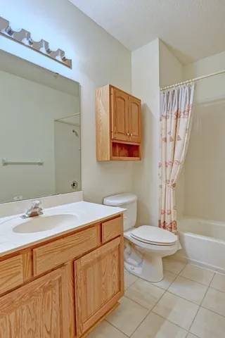 $259,900 | 9225 Medicine Lake Road, Unit 105B, Golden Valley, MN 55427