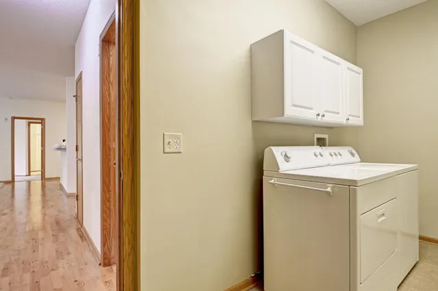 $259,900 | 9225 Medicine Lake Road, Unit 105B, Golden Valley, MN 55427