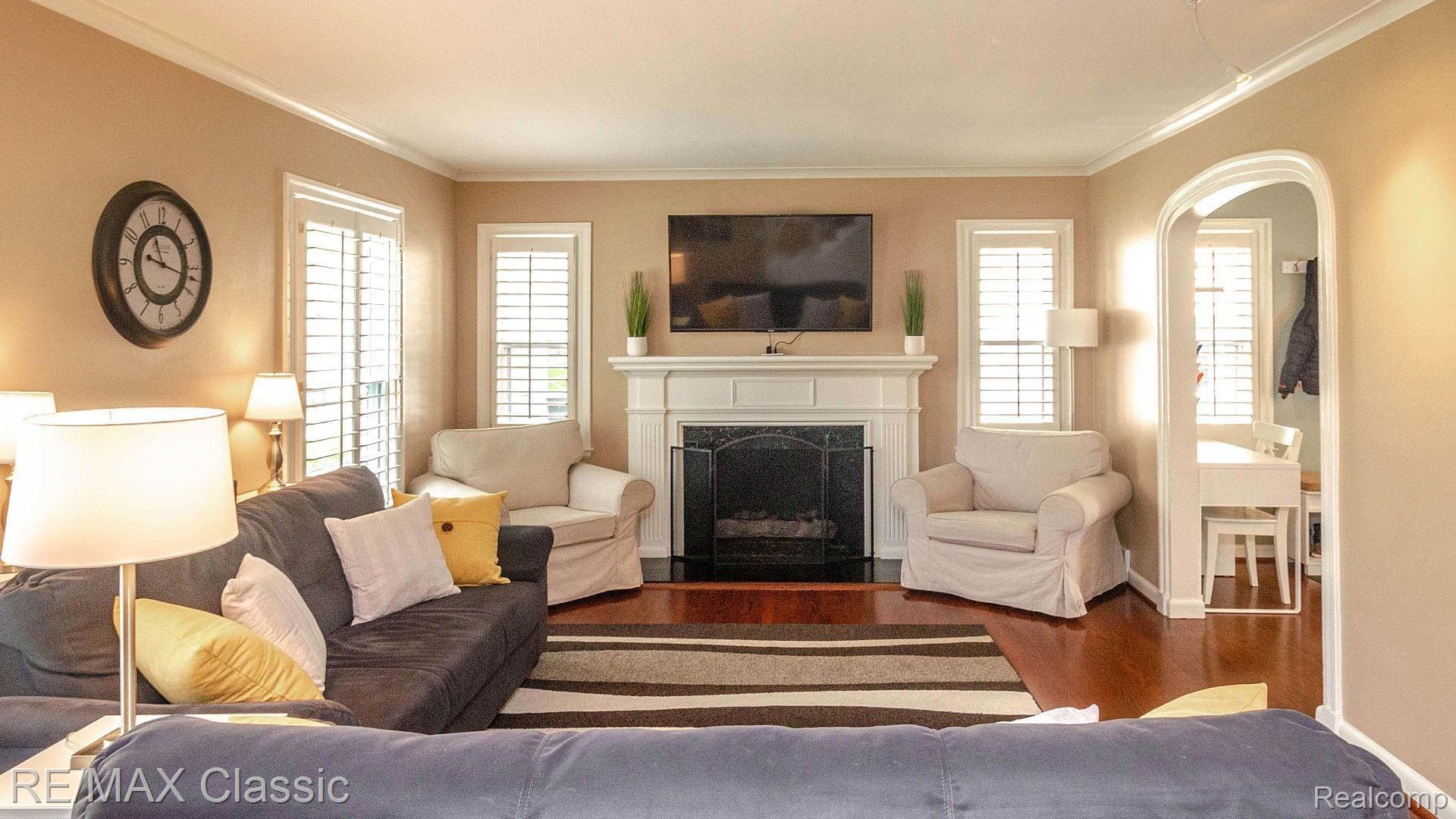 286 Fisher Road Grosse Pointe, MI 48230 - Photo 9 of 34 007_7.jpg