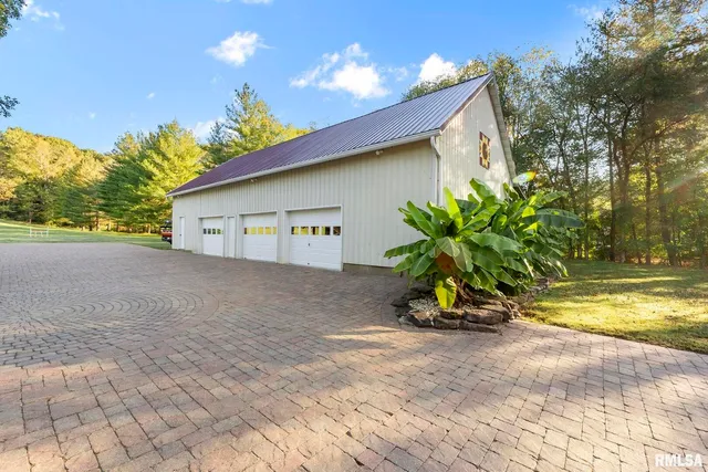 $475,000 | 1810 Berryville Road, Jonesboro, IL 62952