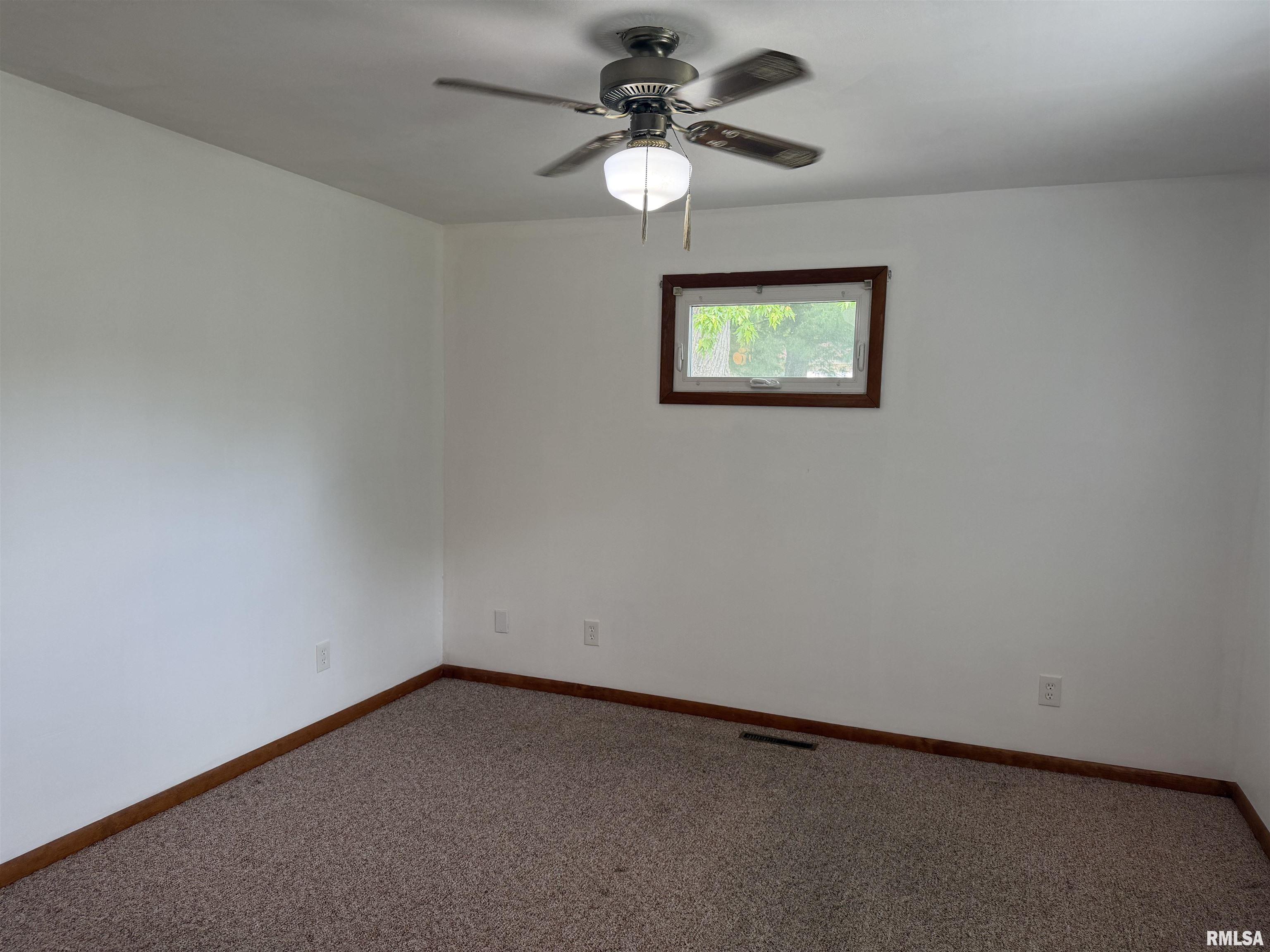 927 South Garfield Street Macomb, IL 61455 - Photo 25 of 44