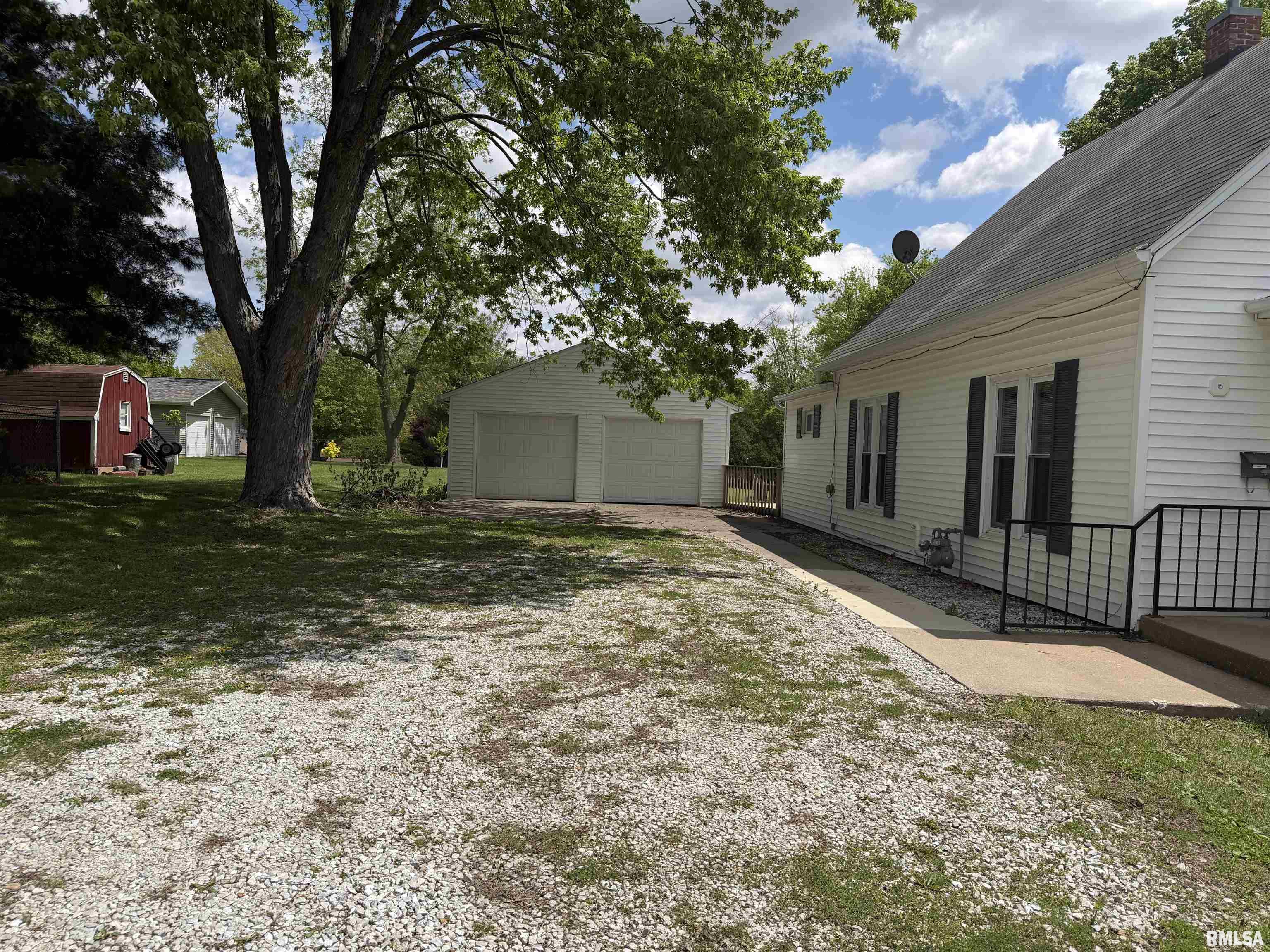 927 South Garfield Street Macomb, IL 61455 - Photo 3 of 44