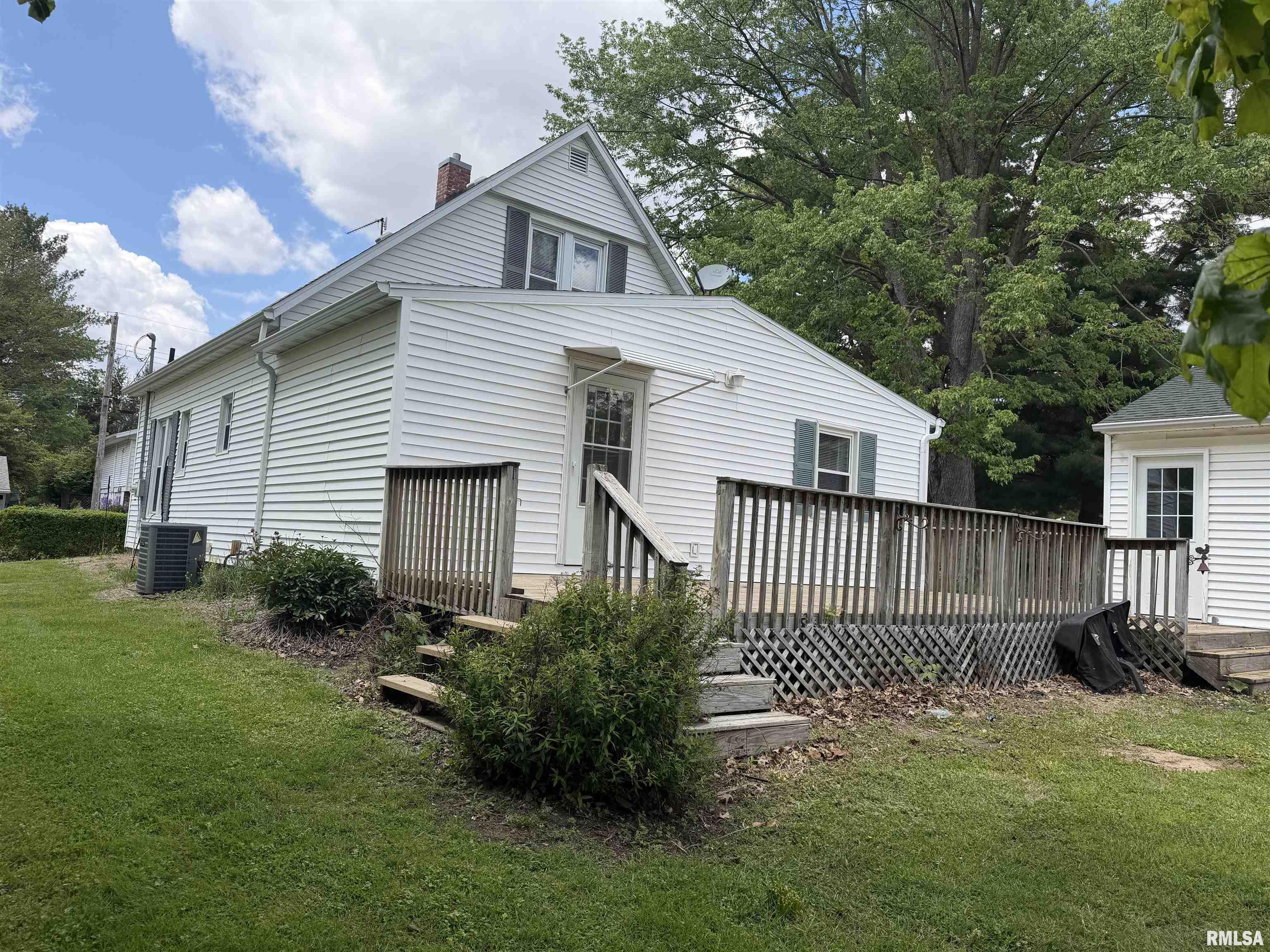 927 South Garfield Street Macomb, IL 61455 - Photo 4 of 44