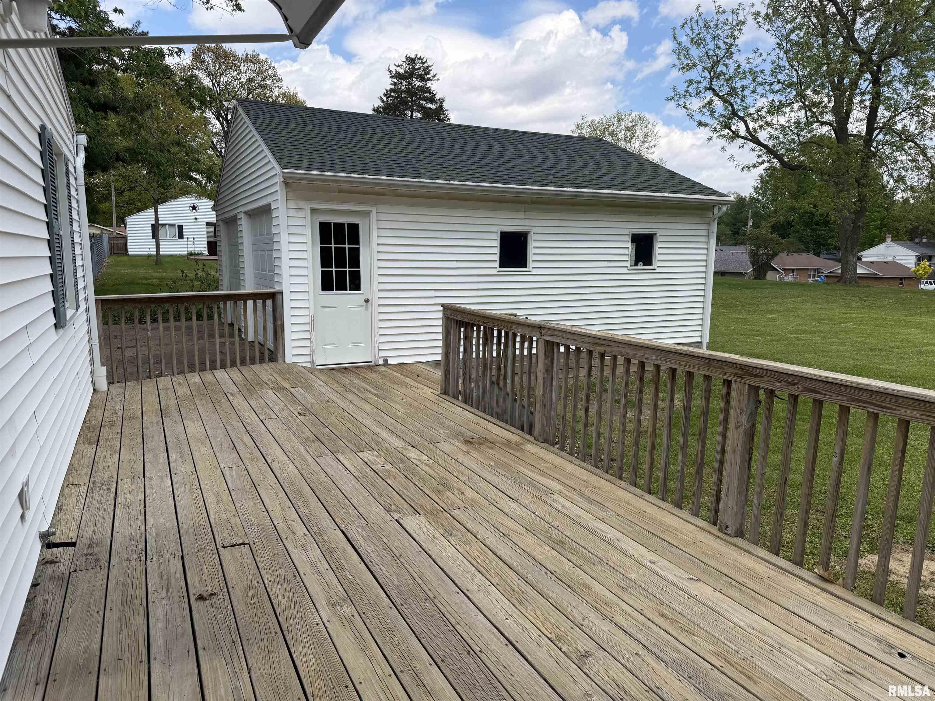 927 South Garfield Street Macomb, IL 61455 - Photo 5 of 44