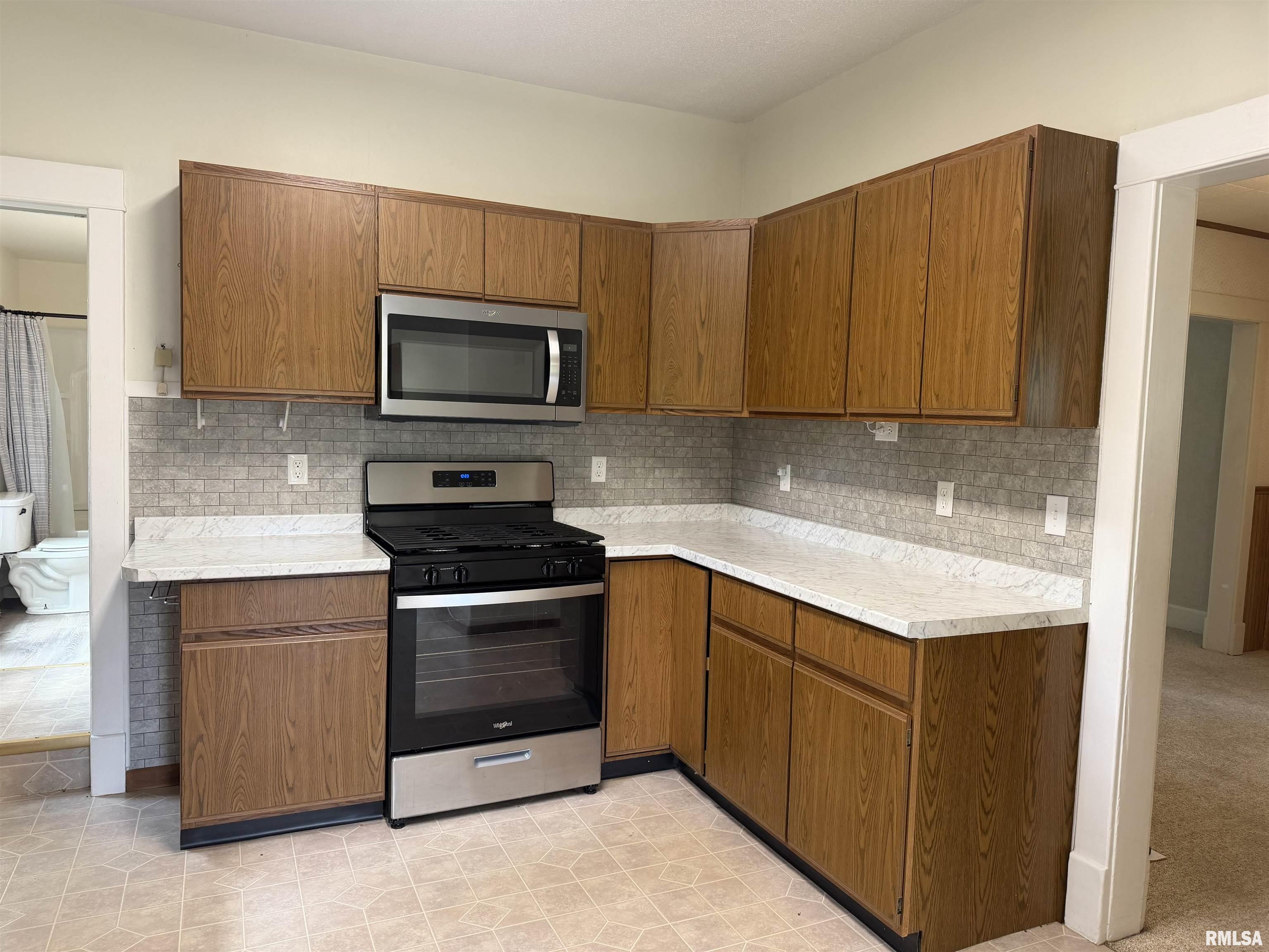 927 South Garfield Street Macomb, IL 61455 - Photo 9 of 44