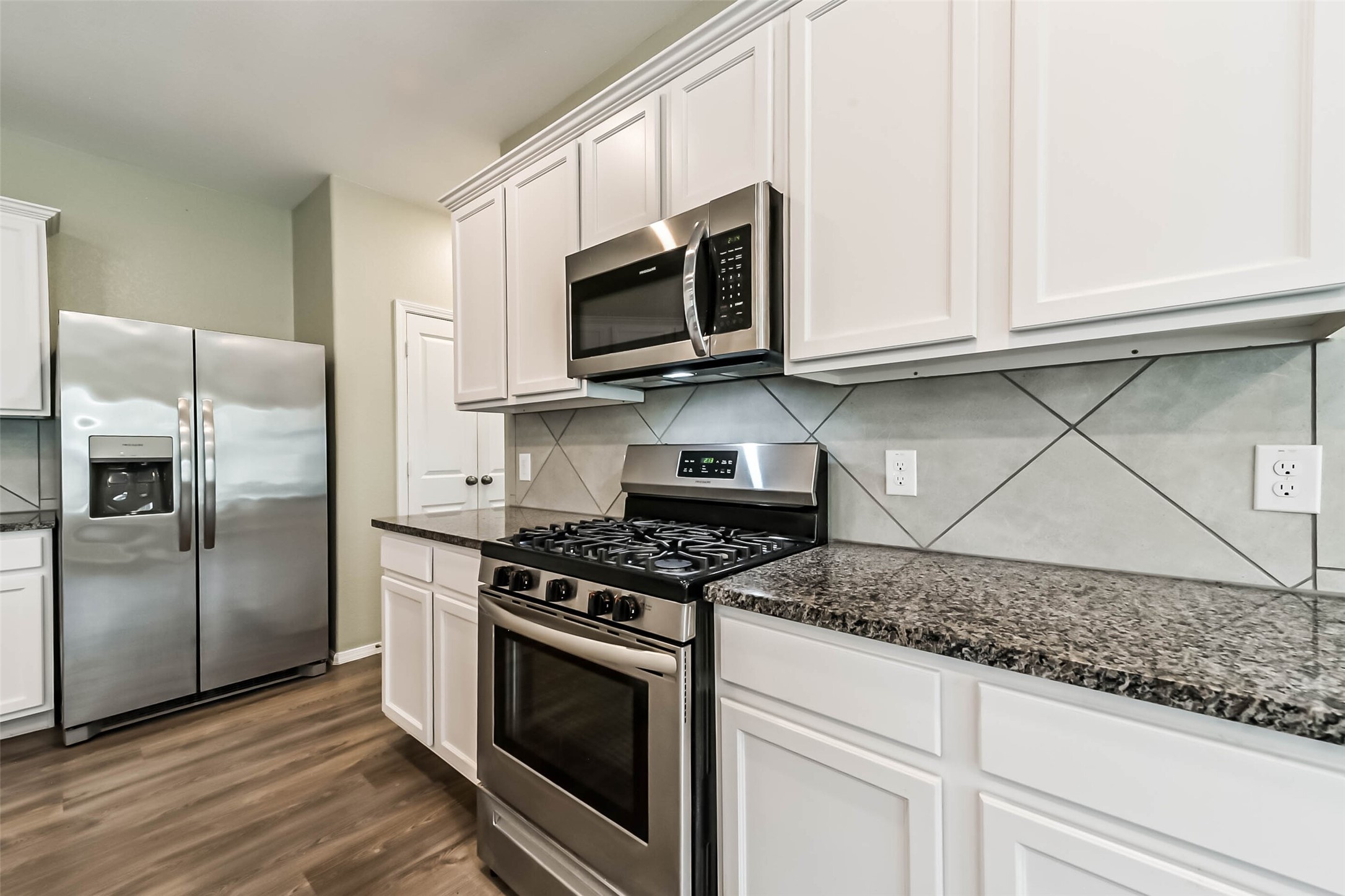 9422 Vicksburg Road Baytown, TX 77521 - Photo 14 of 33 Gallery Image 14
