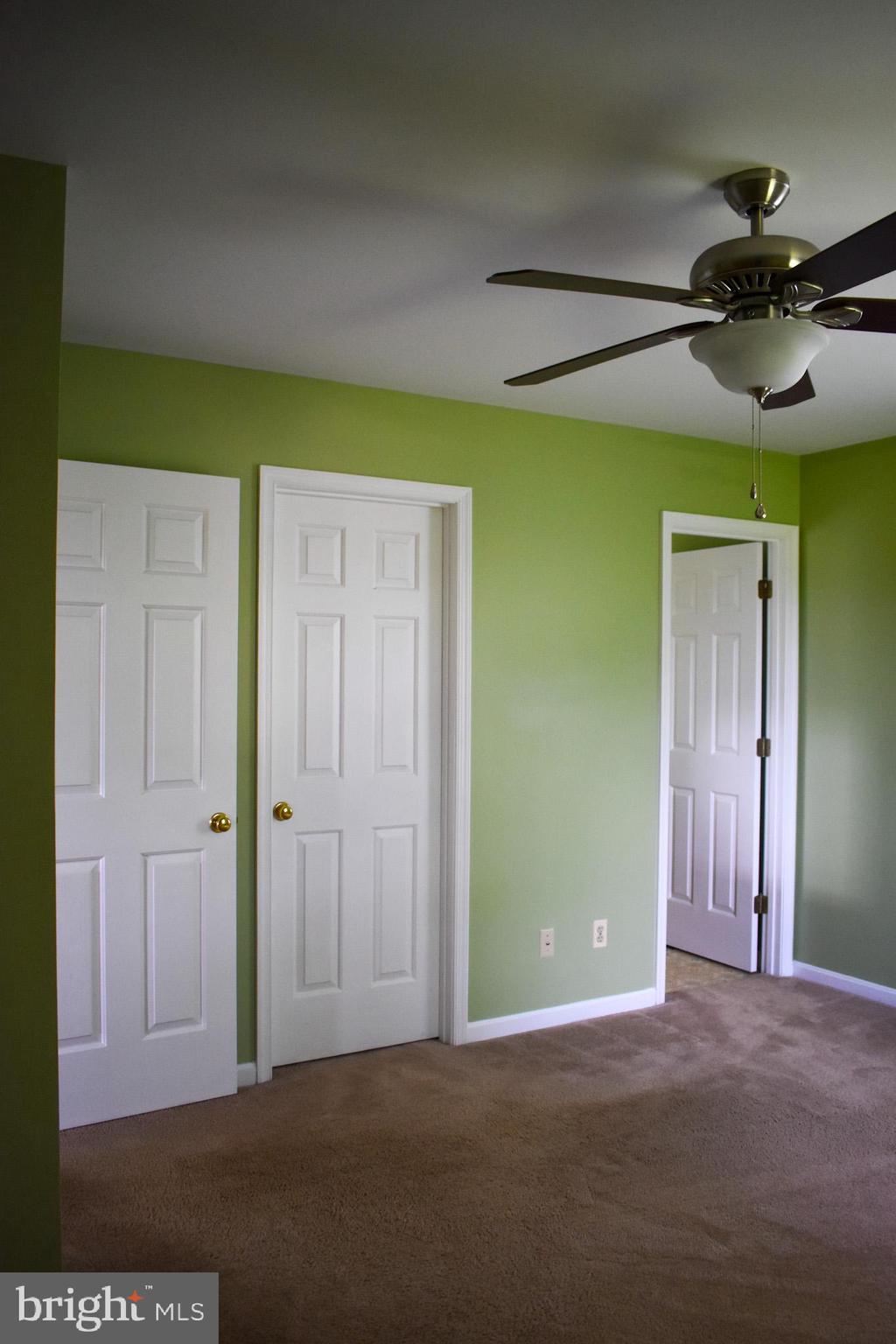 15650 Gibson Mill Road Culpeper, VA 22701 - Photo 15 of 28 Bright green walls enhance this cozy space.
